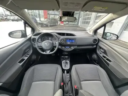 Photo 9 Toyota Yaris Hybride 100h Dynamic