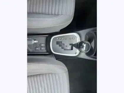 Photo 21 Toyota Yaris Hybride 100h Dynamic