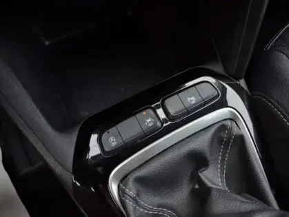 Photo 12 Opel Corsa VI 1.2 Turbo 100ch Elegance