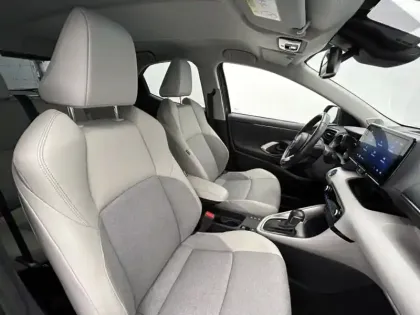 Photo 17 Toyota Yaris Hybride 116h Iconic