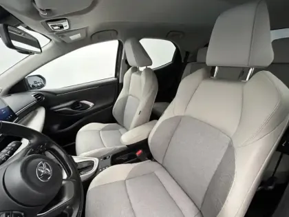 Photo 14 Toyota Yaris Hybride 116h Iconic