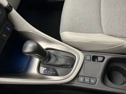 Photo 22 Toyota Yaris Hybride 116h Iconic