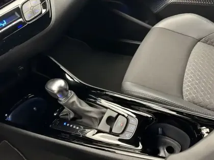 Photo 12 Toyota C-HR 1.8 Hybride 122 Edition