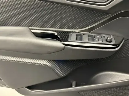 Photo 15 Toyota C-HR 1.8 Hybride 122 Edition