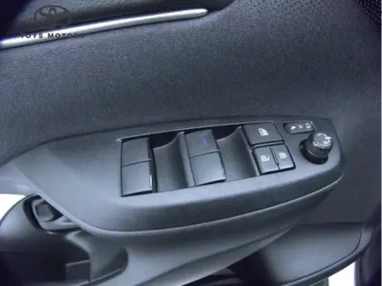 Photo 6 Toyota Yaris Hybride 1.5 HYBRID 116H DYNAMIC AUTO