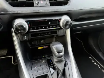 Photo 27 Toyota Rav4 Hybride 2WD 218ch Dynamic Pack Techno