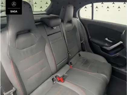 Photo 16 Mercedes Classe A 200 d AMG Line