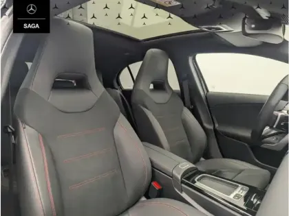 Photo 15 Mercedes Classe A 200 d AMG Line