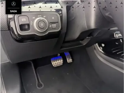 Photo 13 Mercedes Classe A 200 d AMG Line