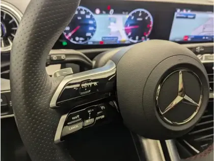 Photo 37 Mercedes Classe A 200 d AMG Line