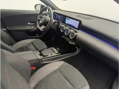 Photo 26 Mercedes Classe A 200 d AMG Line