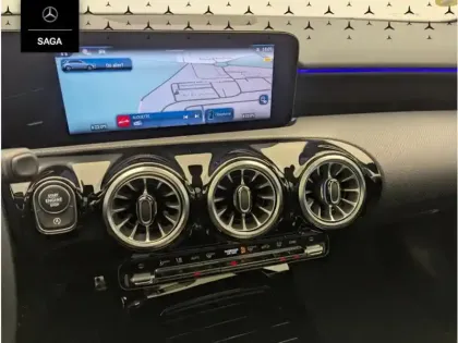 Photo 9 Mercedes Classe A 200 d AMG Line