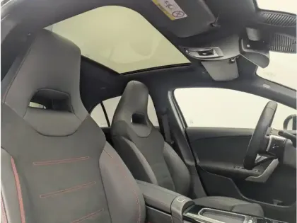 Photo 30 Mercedes Classe A 200 d AMG Line