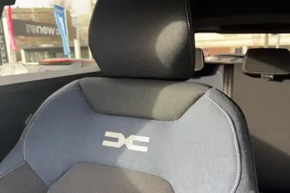 Photo 19 Dacia Duster Hybrid 140 Journey