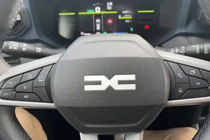 Photo 23 Dacia Duster Hybrid 140 Journey