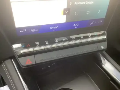 Photo 13 Renault Rafale Nouveau E-Tech full hybrid 200 ch Techno