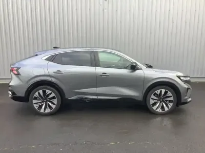 Photo 24 Renault Rafale Nouveau E-Tech full hybrid 200 ch Techno