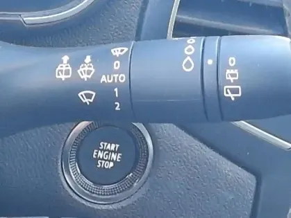 Photo 25 Renault Megane IV Berline techno TCe 140