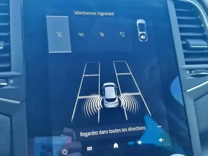 Photo 15 Renault Megane IV Berline techno TCe 140