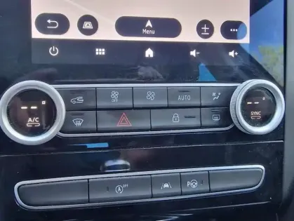 Photo 14 Renault Megane IV Berline techno TCe 140