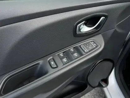 Photo 11 Renault Clio IV Intens TCe 90