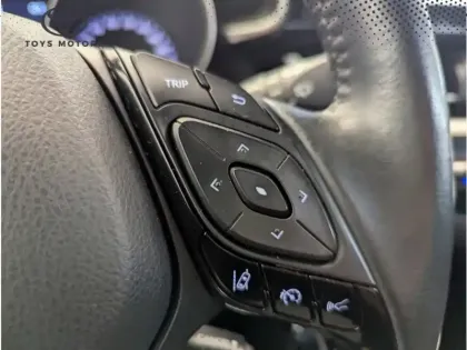 Photo 11 Toyota C-HR 1.8 Hybride 122 Design MY23