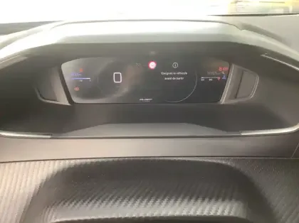 Photo 13 Peugeot 2008 Nouveau 100 S&S BVM6 Allure