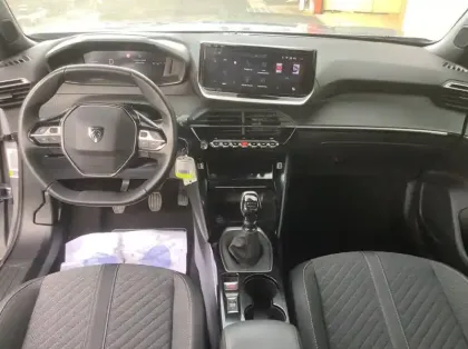 Photo 12 Peugeot 2008 Nouveau 100 S&S BVM6 Allure