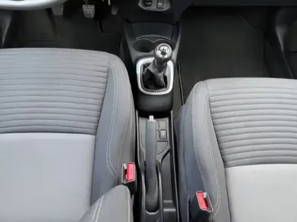 Photo 21 Toyota Yaris 70 VVT-i Ultimate