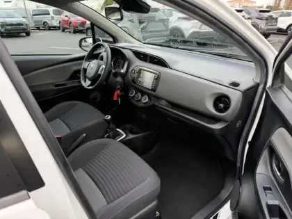 Photo 6 Toyota Yaris 70 VVT-i Ultimate