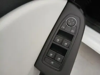 Photo 19 Renault Clio V E-Tech 140 - 21N Intens