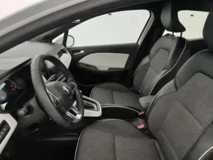 Photo 13 Renault Clio V E-Tech 140 - 21N Intens