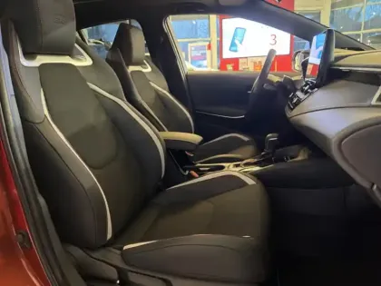 Photo 15 Toyota Corolla Hybride 1.8L 140h GR Sport 140 CH