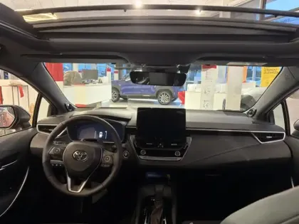 Photo 10 Toyota Corolla Hybride 1.8L 140h GR Sport 140 CH