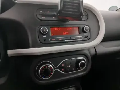 Photo 21 Renault Twingo Gén. III (C07) Ph2 NG Authentic 5