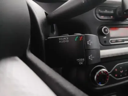 Photo 23 Renault Twingo Gén. III (C07) Ph2 NG Authentic 5