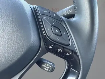 Photo 8 Toyota C-HR 1.8 Hybride 122 Distinctive