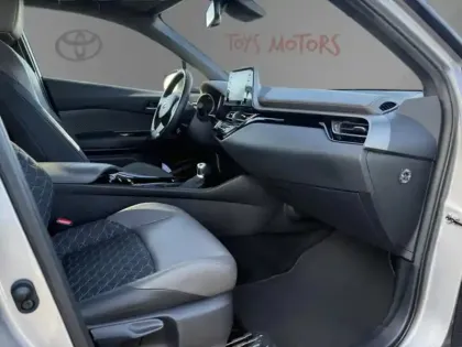 Photo 12 Toyota C-HR 1.8 Hybride 122 Distinctive