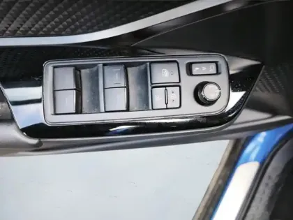 Photo 11 Toyota C-HR 2.0 Hybride 184 Edition