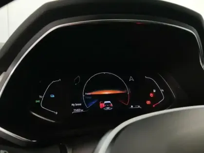 Photo 17 Renault Captur E-Tech 145 - 21 Intens