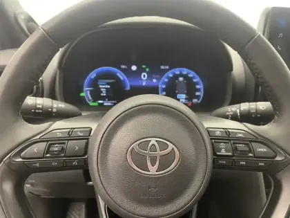 Photo 13 Toyota Yaris Hybride 1.5 HYBRID 130H PREMIERE AUTO 2W