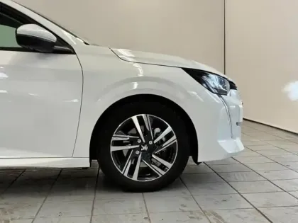 Photo 6 Peugeot 208  1.2 PureTech 100ch S&S Allure 118g