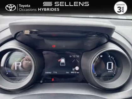 Photo 13 Toyota Yaris  116h Design 5p MC24