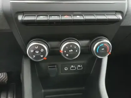 Photo 14 Renault Clio  1.6 E-Tech 145ch full hybrid Evolution - 24