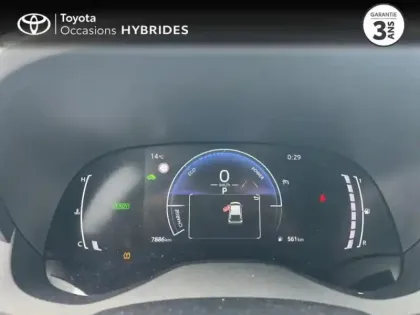 Photo 13 Toyota Yaris  116h Design 5p MC24