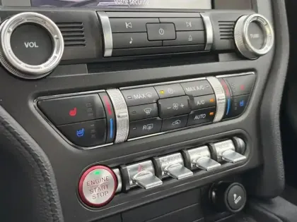 Photo 14 Ford Mustang  Fastback 5.0 V8 450ch GT BVA10