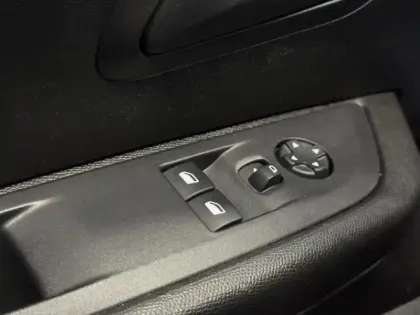 Photo 8 Peugeot 208  Affaire 1.5 BlueHDi 100 Premium