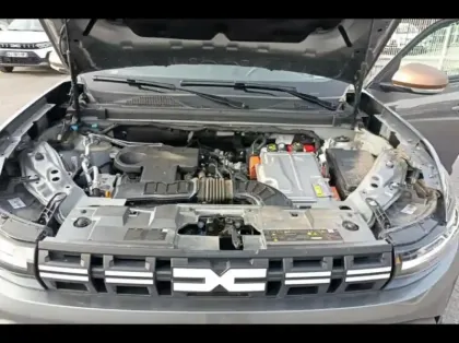 Photo 14 Dacia Duster  1.6 hybrid 140ch Extreme