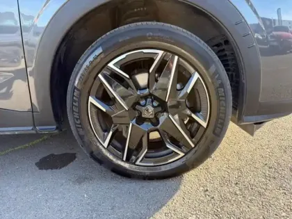 Photo 10 Peugeot 5008  Hybrid 145ch Allure e-DCS6