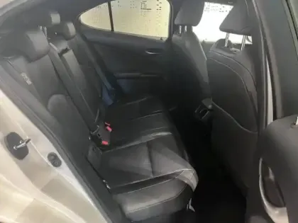 Photo 11 Lexus UX  250h 2WD Le Plus MY21